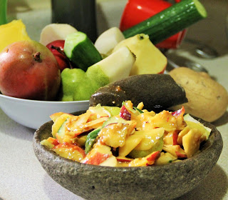 Resep Bumbu Rujak Kekinian, Rasanya Dijamin Enak poOl !