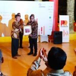 Dodi Reza Alex Menerima Penghargaan Best Communicator 2018 Dodi Reza Alex Menerima Penghargaan Best Communicator 2018