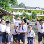 Orangtua di Muba Antusias Antar Anaknya di Hari Pertama Sekolah Orangtua di Muba Antusias Antar Anaknya di Hari Pertama Sekolah