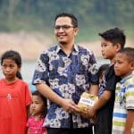 MKGR Gotong Royong Bersihkan Sampah di Sungai MKGR Gotong Royong Bersihkan Sampah di Sungai