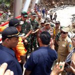 Pangdam II Sriwijaya Tinjau Korban Banjir