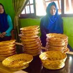 Di Muba Lidi Kelapa Sawit Jadi Piring Di Muba Lidi Kelapa Sawit Jadi Piring