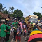 PPP Peduli Penanganan Covid 19, Umi Hartati Anggota DPRD OKU Membagikan Masker Gratis PPP Peduli Penanganan Covid 19, Umi Hartati Anggota DPRD OKU Membagikan Masker Gratis