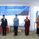 Thia Yufada : "Perempuan Muba Peduli" Serahkan Bantuan Untuk warga Terdampak Covid-19 Thia Yufada : “Perempuan Muba Peduli” Serahkan Bantuan Untuk warga Terdampak Covid-19