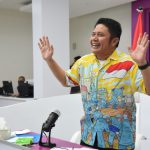 Kenakan Kemeja Nyentrik, Herman Deru Semangati  Seluruh Tenaga Medis di Sumsel