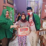 Umi Hartati, Ketua DPC PPP Bagi bagi Sembako