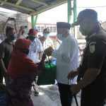 Bupati OKU Berikan Bantuan Sosial Sembako Bagi Warga Terdampak Covid-19