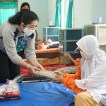 Peduli Lansia, Feby Deru Salurkan Ratusan Paket Bantuan ke Empat Panti Sosial