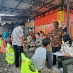 OPERASI MASKER OLEH SATGAS COVID19 KENDAL DI PASAR BARU WELERI. OPERASI MASKER OLEH SATGAS COVID19 KENDAL DI PASAR BARU WELERI.