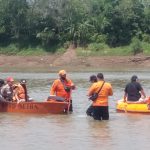Korban Tenggelam Belum Ditemukan, Camat Lawang Wetan Harap Pihak Keluarga Sabar dan Ikhlas Korban Tenggelam Belum Ditemukan, Camat Lawang Wetan Harap Pihak Keluarga Sabar dan Ikhlas