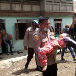 Kapolres Bopong Bocah Penderita Tumor ke RS Kapolres Bopong Bocah Penderita Tumor ke RS