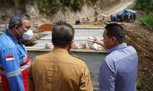 Bantu Perbaikan Jembatan Putus di Segamit, Pemkab Muara Enim Siap Ajukan Izin ke KLHK RI