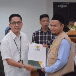 Baznas Palembang Salurkan 200 Paket Sembako kepada Penggali Kubur dan Bilal Jenazah