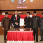 DPRD Muara Enim Sepakati Usulan Pengangkatan Wakil Bupati Menjadi Bupati DPRD Muara Enim Sepakati Usulan Pengangkatan Wakil Bupati Menjadi Bupati