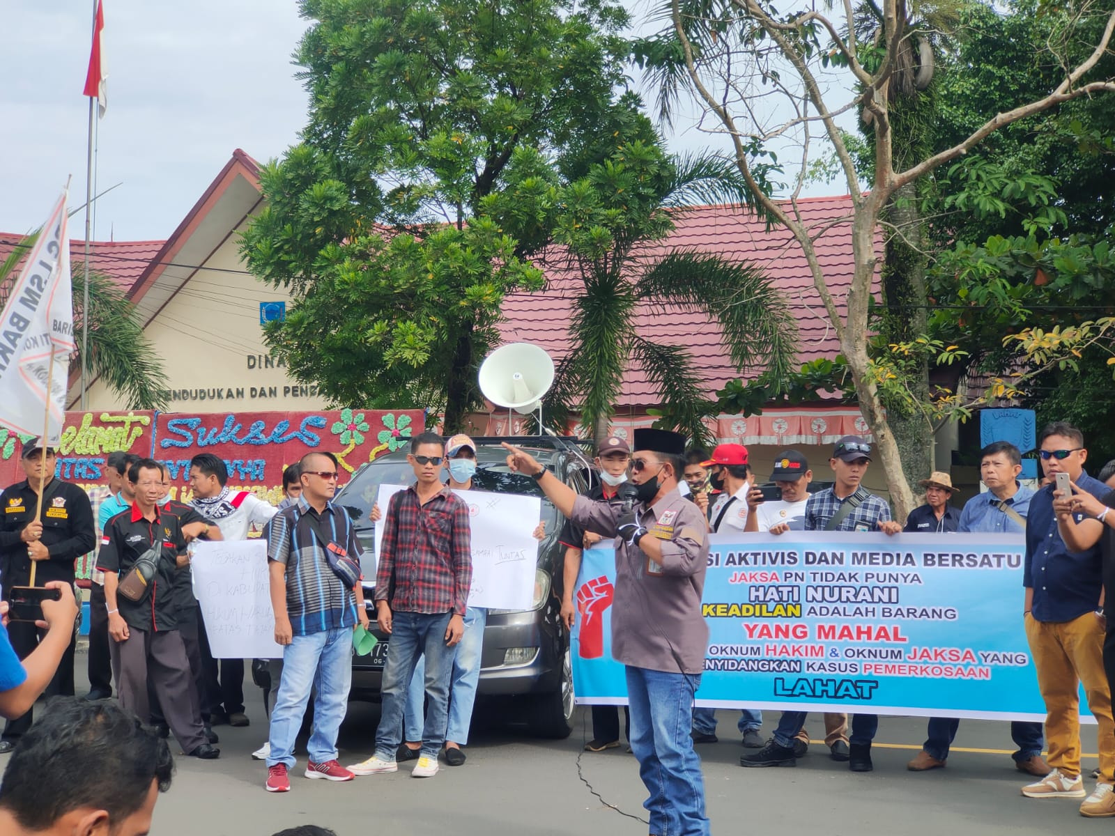 Aksi Unjuk Rasa Aliansi Aktivis Dan Media Ditampung, JPU Tunggu Perintah Pimpinan