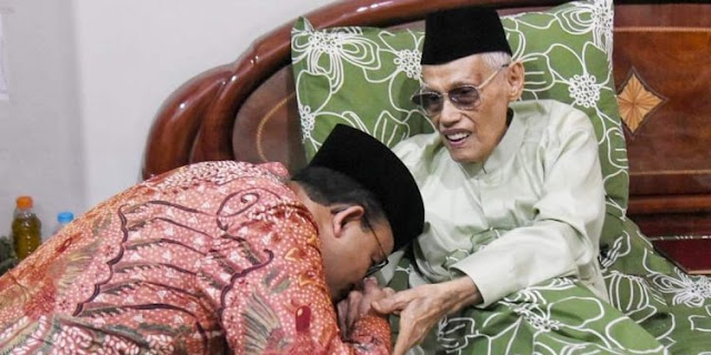 Sebelum Wafat Kiai Ali Yafie Tenyata Wasiatkan Hadiah Ijazah Doa untuk Anies Baswedan