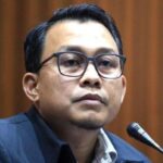 KPK RI Geledah PT SMS dan Sita Dokumen KPK RI Geledah PT SMS dan Sita Dokumen
