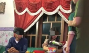 Viral! VIDEO Orang Tua Tangisi Anak Gadisnya Karena Selingkuh, Padahal Sudah Tunangan