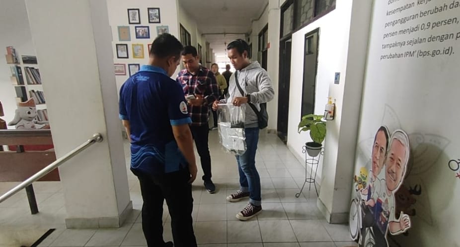 Bid Labfor Polda Sumsel Olah TKP di Kantor Dispora Sumsel Yang Terbakar
