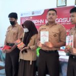 Menyemai Pelajar Pancasila Lewat Lagu oleh PBH Peradi Palembang di SMAN 14.