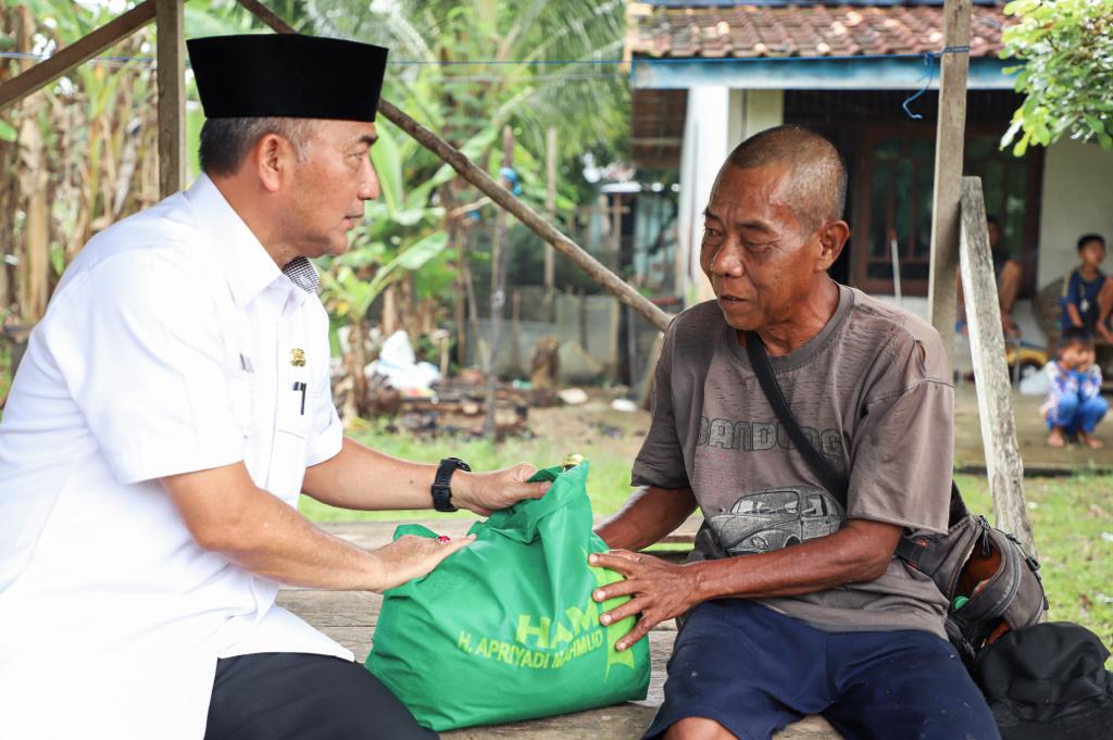Idap Kanker otak Pj Bupati Muba Bujuk Mang Yanto Untuk Berobat, Warga Muba Tercover BPJS