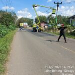 PJ Bupati Muba Tanggapi Aduan Warga Jalan Rusak bandar jaya dan Padamnya Lampu Jalan