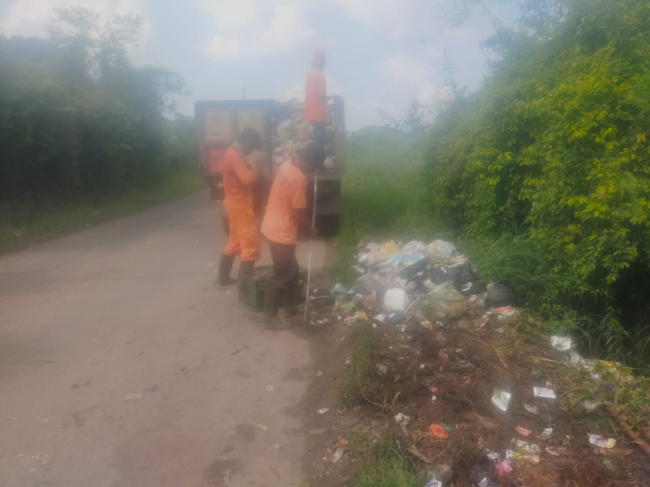 Respon Cepat, DLH Muba Bersihkan TPS Liar di Kecamatan Sekayu