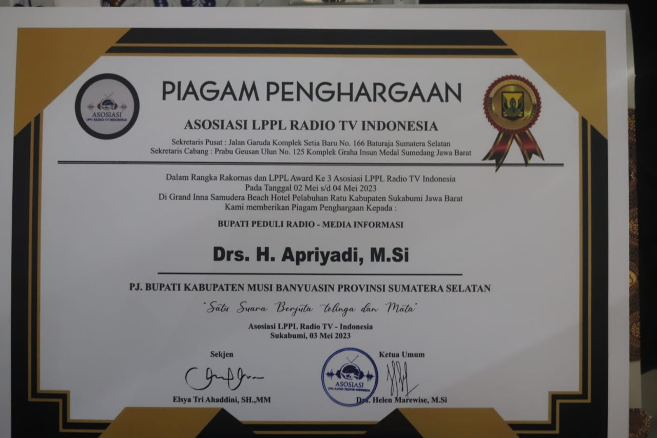Peduli Radio , Pj Bupati H Muba Menerima reward dari Asosiasi LPPL Radio dan Televisi Indonesia