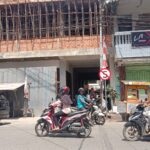 Warga Minta Bangunan Ruko Diatas Jalan Di Bongkar, atau….
