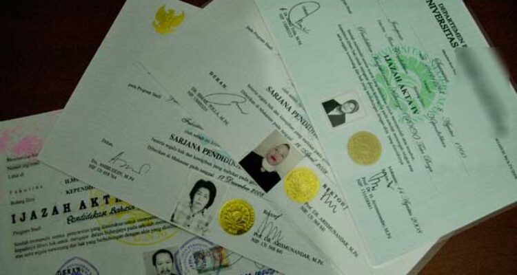 Jual Beli Ijazah! Kemendikbudristek Cabut Izin Operasional 23 Perguruan Tinggi Swasta, Mana Saja ya?