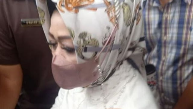 Video Viral! Kadinkes Lampung Diperiksa KPK, Wartawan Ajukan Sejumlah Pertanyaan Lucu Menggelikan
