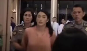 Breaking News! Artis Tyas Mirasih Digiring Polisi, Kedua Tangan Diborgol