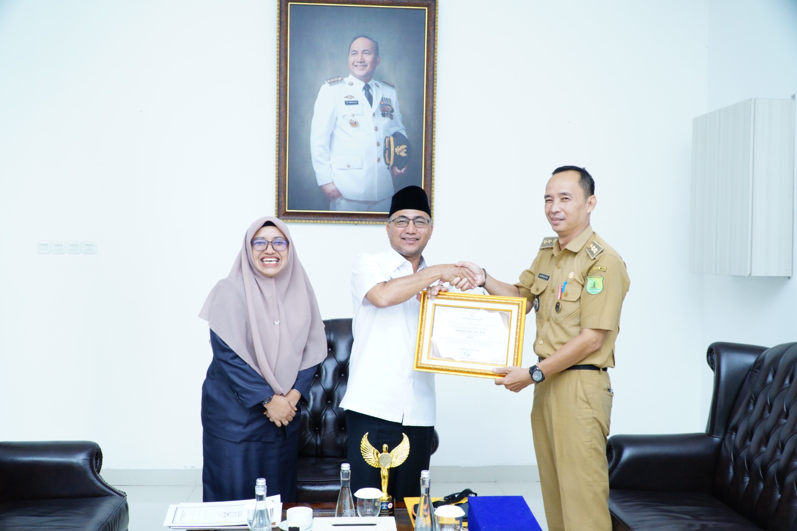 Lurah Perwakilan Kabupaten Muba Bawa Pulang Penghargaan Paralegal Justice Award 2023