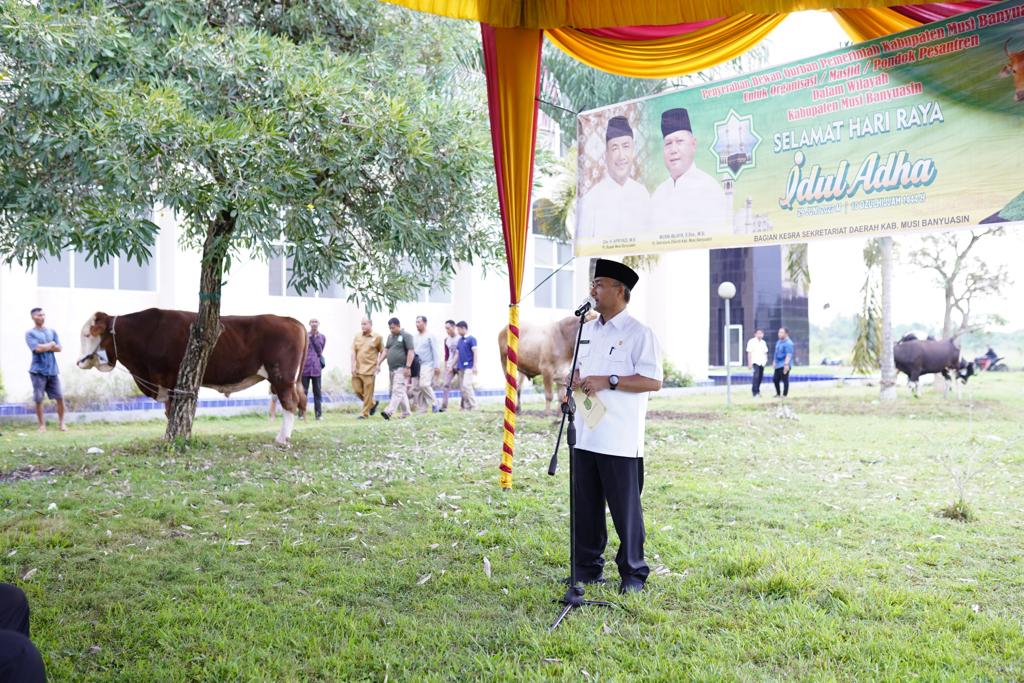 Salurkan Bantuan Hewan Kurban Sapi Limosin dan Brahman di Muba IMG 20230627 WA0077