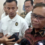 Tidak Mau Tanggapi Pemakzulan Jokowi, Mahfud MD: Terserahlah...!