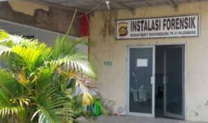 Dikira Anaknya Jatuh dari Motor, Ternyata Ada Luka Bacok di Punggung