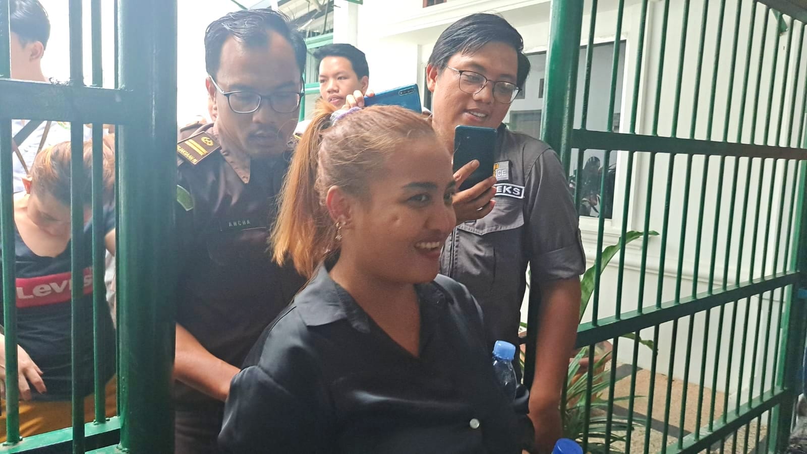 Lina Mukherjee Dimasukan Ke Rutan Oleh Kejari Palembang