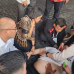 Ketua Bawaslu RI Rahmat Bagja Pingsan Usai Hadiri Upacara HUT Bhayangkara di GBK, Dilarikan ke RS Ketua Bawaslu RI Rahmat Bagja Pingsan Usai Hadiri Upacara HUT Bhayangkara di GBK, Dilarikan ke RS