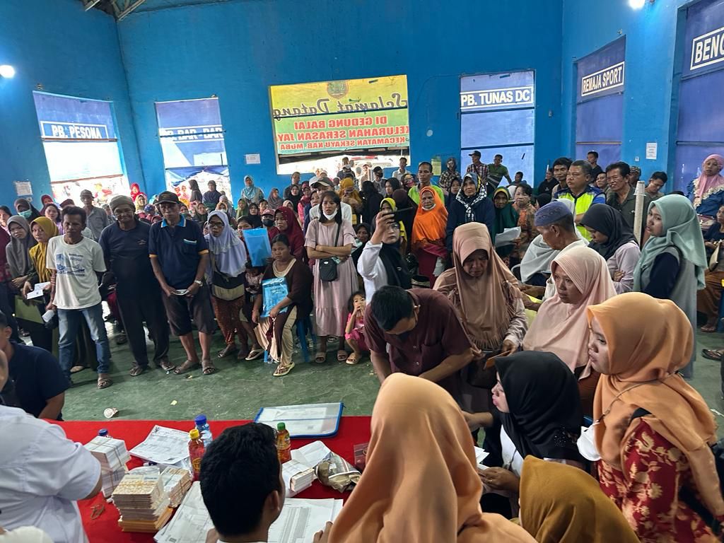Warga Musi Banyuasin Mulai Terima Buku Tabungan "BANTU UMAK"