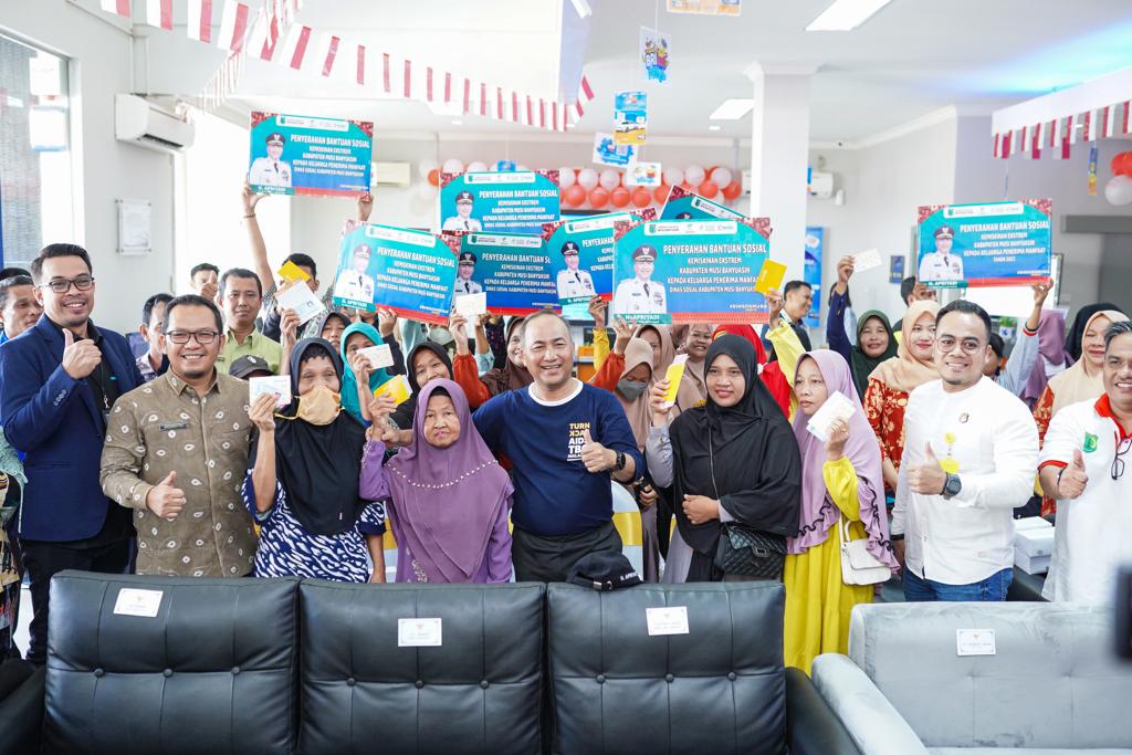 Penyaluran Dana Rekening KPM program BANTU UMAK di Muba