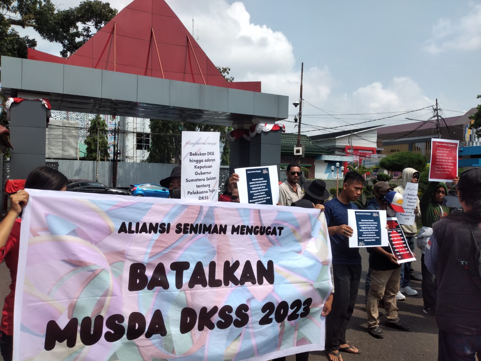 
Banyak Permasalahan Yang Tak Terselesaikan , Asam Minta DKSS Dibekukan