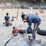 Jaga Tradisi Bekarang, Pj Bupati Muba Nyebur Bareng Warga