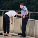 Asian Games 2022 Gempar! VIRAL VIDEO Suporter Uzbekistan Diganggu Polisi China saat Shalat Asian Games 2022 Gempar! VIRAL VIDEO Suporter Uzbekistan Diganggu Polisi China saat Shalat