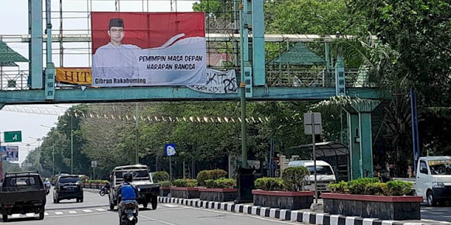 Spanduk Gibran Rakabuming Raka Muncul di Demak, Warga: Dia Ini Wong Endi?