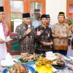 Potong Nasi Tumpeng Peresmian  Masjid Al-Muttaqin