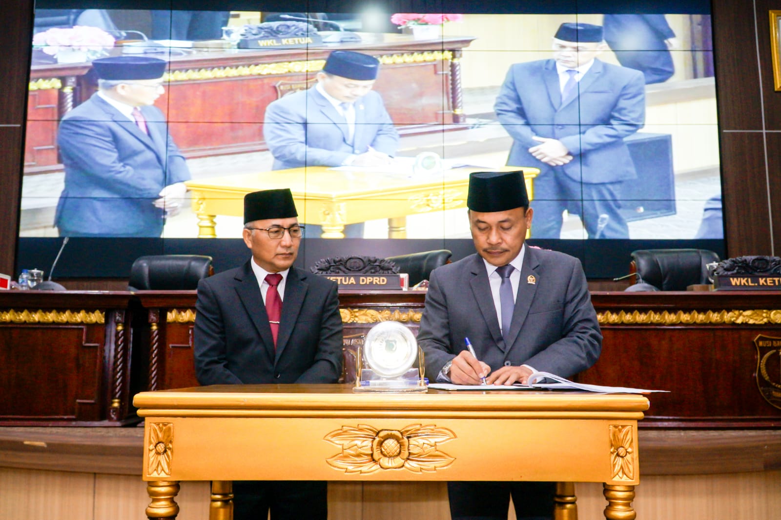 Bupati dan DPRD Sahkan Tiga Perda Kabupaten Muba
