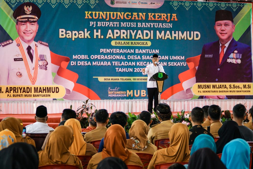 Pj Bupati Muba Salurkan Bantuan Pokir Dewan Serap Tenaga Kerja