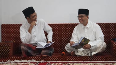 Kelakar Anies Baswedan Bareng Ustaz Abdul Somad Baru Nyadar Doa di Debat Capres Diganti Mengheningkan Cipta: Takut AMIN?