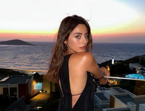 

Potret  Sila Turkoglu, Dinobatkan Jadi Wanita Tercantik di Dunia Tahun 2023