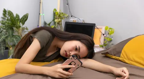 Lima Bahasa Tubuh Wanita Saat Rindu Berat Dengan Kamu. Berikut Ciri dan Tandanya